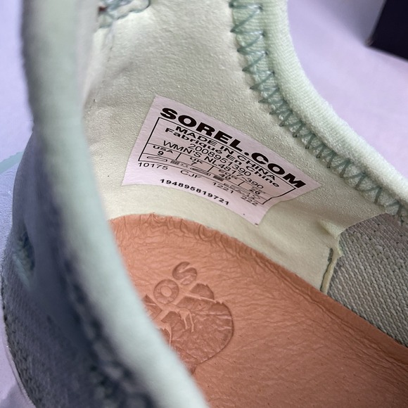 Women's NWT SOREL Women's Explorer™ Defy Low Sneaker Sea Sprite Green White $149 - Picture 10 of 13